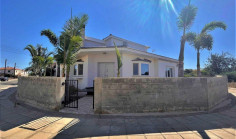 Large 3 bedroom house for sale in Xylofagou