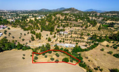 Residential 1688 m2 for sale in Lythrodontas, Nicosia