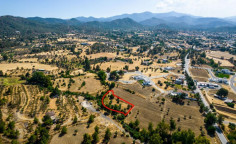 Residential 1688 m2 for sale in Lythrodontas, Nicosia