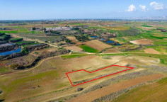 Field in orounta, Nicosia 