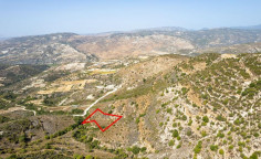 Luxury agricultural 4014 m2 for sale in Dora