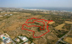 Agricultural 47070 m2 for sale in Paralimni