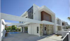 Spacious 4 bedroom house with swimming pool for sale in Larnaca