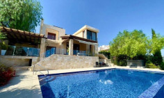 5 bedroom furnished house with swimming pool to rent in Aphrodite Hills
