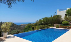 5 bedroom furnished house with swimming pool to rent in Aphrodite Hills