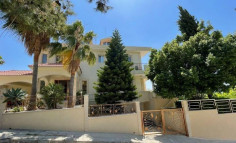 Luxury 4 bedroom unfurnished house with swimming pool for sale in Agios Tychonas