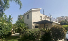 Luxury 3 bed house with swimming pool for sale in Agios Tychonas