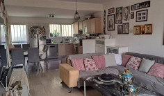 House (maisonette) in Mesa Geitonia, Limassol for sale 