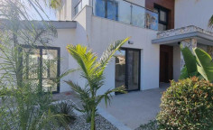 Luxury 3 bedroom house with swimming pool for sale in Pyrgos