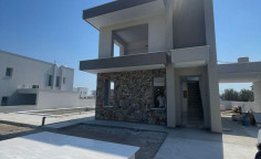 Beautiful 3 bedrooms house with swimming pool for sale in Moni