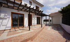 Beautiful for bedrooms house for sale in Lakatamia