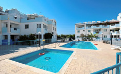 2 bedrooms apartment with swimming pool for sale in Oroklini