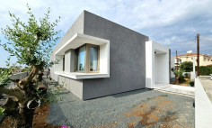 4 bedroom bungalow for sale in Emba