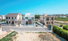 Spacious 3 bed apartment for sale in Livadia