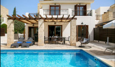 Luxury 3 bedroom house with swimming pool to rent in Aphrodite Hills