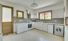 Spacious 3 bedroom furnished villa with swimming pool for sale in Agia Thekla