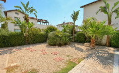 Spacious 3 bedroom furnished villa with swimming pool for sale in Agia Thekla