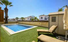 3 bedroom furnished villa with swimming pool for sale in Agia Thekla