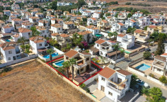 3 bedroom furnished villa with swimming pool for sale in Agia Thekla