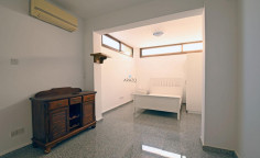 3 bedroom furnished villa with swimming pool for sale in Agia Thekla