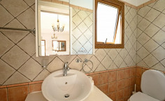 3 bedroom furnished villa with swimming pool for sale in Agia Thekla