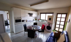 Lovely 3 bedrooms apartment for sale in Mesa Geitonia