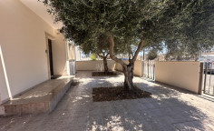 For sale: 3 bedroom spacious house in Pyla with swimming pool 