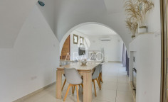 Large 3 bedroom furnished villa with swimming pool for sale in Agia Thekla