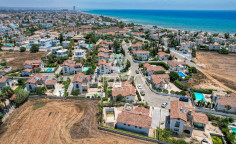 Large 3 bedroom furnished villa with swimming pool for sale in Agia Thekla