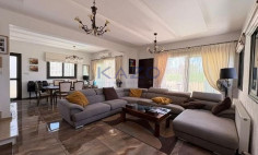 Three bedroom Pegeia villa with private pool 