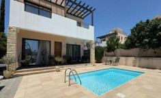 Three bedroom Pegeia villa with private pool 