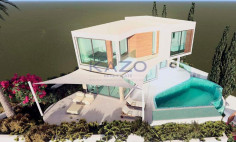 Sea front villa with pool and panoramic view 