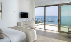 5 bedroom villa with swimming pool for sale in Kissonerga