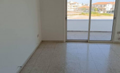 For sale: 6 berdooms house in Oroklini 