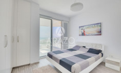 2 bedroom furnished apartment with swimming pool to rent in Mackenzie Beach