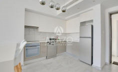 2 bedroom furnished apartment with swimming pool to rent in Mackenzie Beach