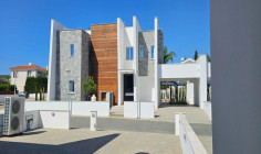 5 bedrooms house for sale in Protaras