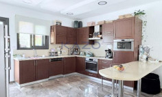 Fully furnished Pegeia villa with pool sea view 