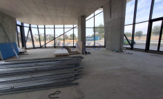 Modern ground floor with mezzanine office 451m&sup2; in Agios Athanasios 