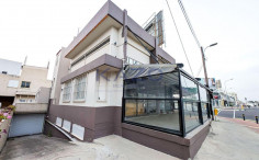 Mixed use commercial building in Latsia, Nicosia 