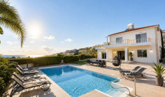 5 bedroom sea view villa for sale in Chloraka Paphos | private pool 