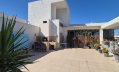 Lovely 3 bedrooms apartment for sale in Strovolos