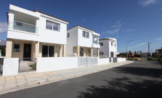 Spacious 4 bedroom house to rent in Strovolos