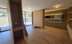 Luxury 3 bedroom apartment to rent in Agioi Omologites
