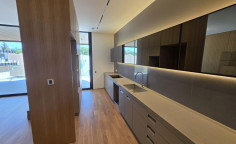 Luxury 3 bedroom apartment to rent in Agioi Omologites