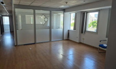 Commercial to rent in Acropolis