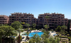 Spacious 3 bedroom apartment in vibrant Kato Paphos 