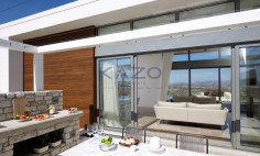 Modern villa with sea view and pool for sale 