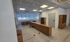 Commercial 400 m2 to rent in Engomi