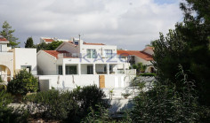 Spacious furnished villa with pool in Episkopi 